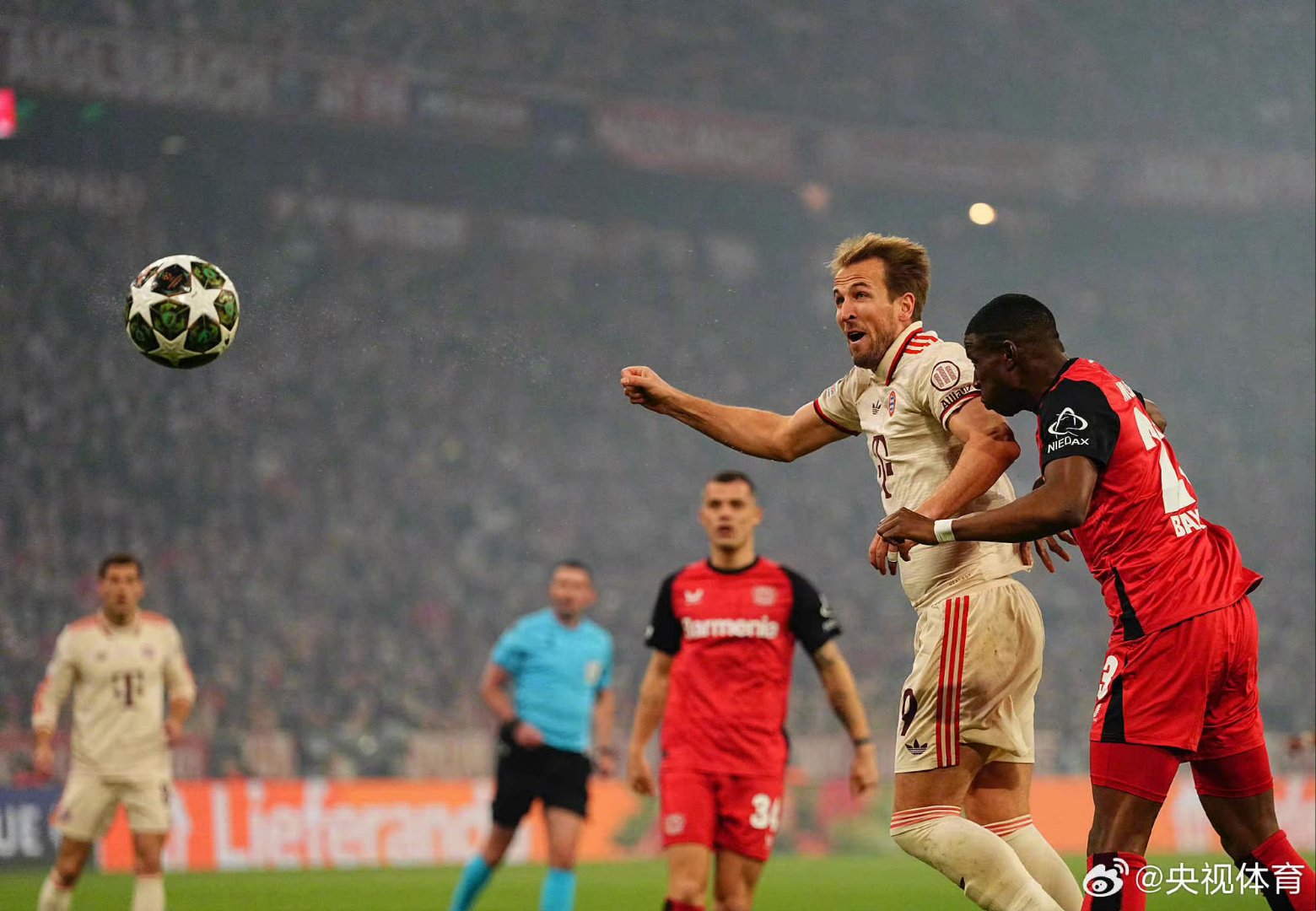  拜仁慕尼黑次回合险胜俄克拉荷马城雷霆，李盈莹砍下10记关键球，全场沸腾