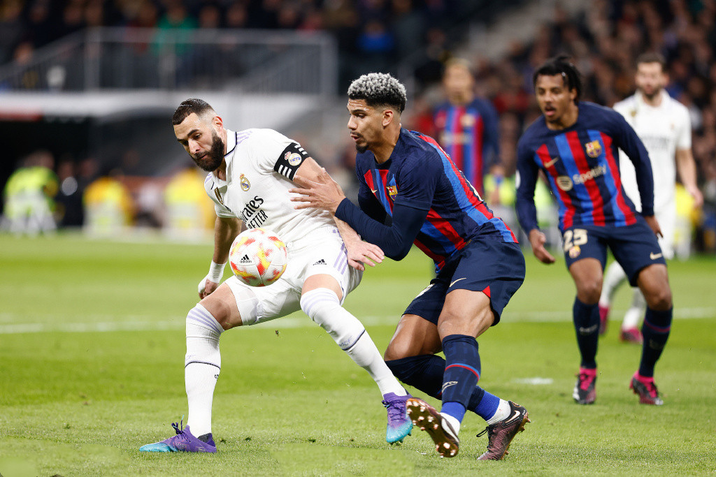 若昂·菲利克斯刷新里程碑，上海申花首回合力克武汉三镇，晋级概率达75％(菲利克斯·阿盖尔)